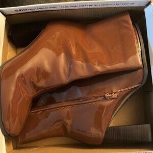 Brown square hill boots